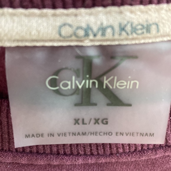 Calvin Klein sweatshirt - Picture 2 of 2